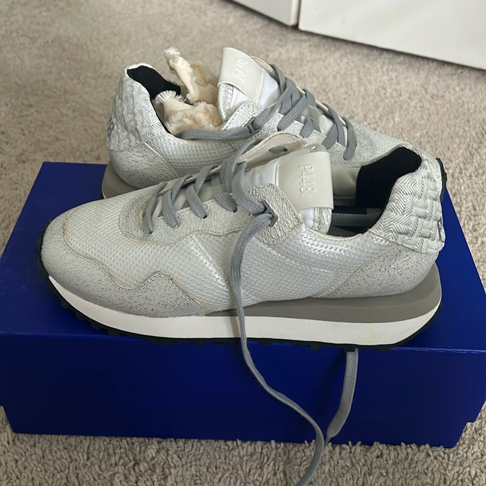 P448 trainers with two sets of shoe laces, worn one time size euro 38